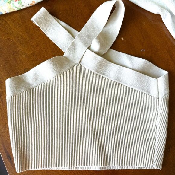 Aritzia Babaton Sculpt Knit CrissCross Cropped Tank Top Women's Size Large - Picture 3 of 5